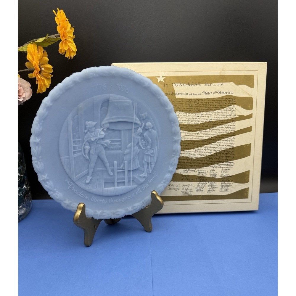 Fenton Blue Satin Commemorative Plate #4 Proclaim Liberty Throughout 1776-‎ 1976